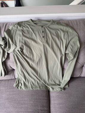 Men's Long-Sleeve Henley Shirt in Sage Green